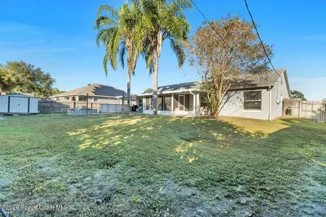 1260 Monument Avenue SE Palm Bay FL 32909