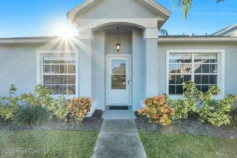 1260 Monument Avenue SE Palm Bay FL 32909