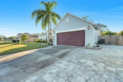 1260 Monument Avenue SE Palm Bay FL 32909