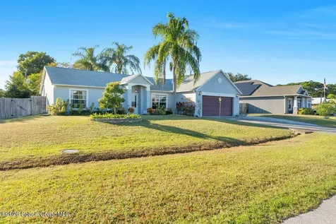 1260 Monument Avenue SE Palm Bay FL 32909