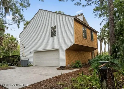 2070 S Courtenay Parkway Merritt Island FL 32952