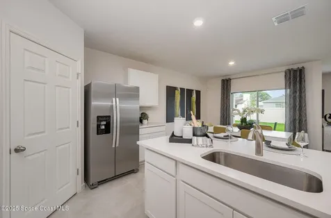 598 Olney Street SW Palm Bay FL 32908