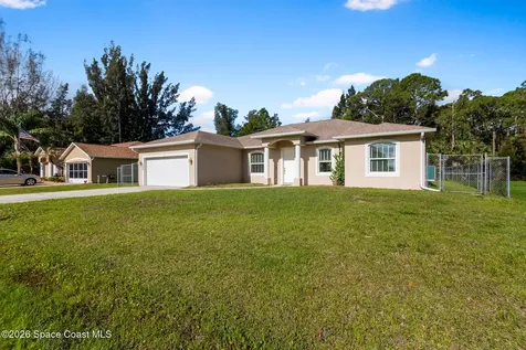 486 Avocado Road NW Palm Bay FL 32907