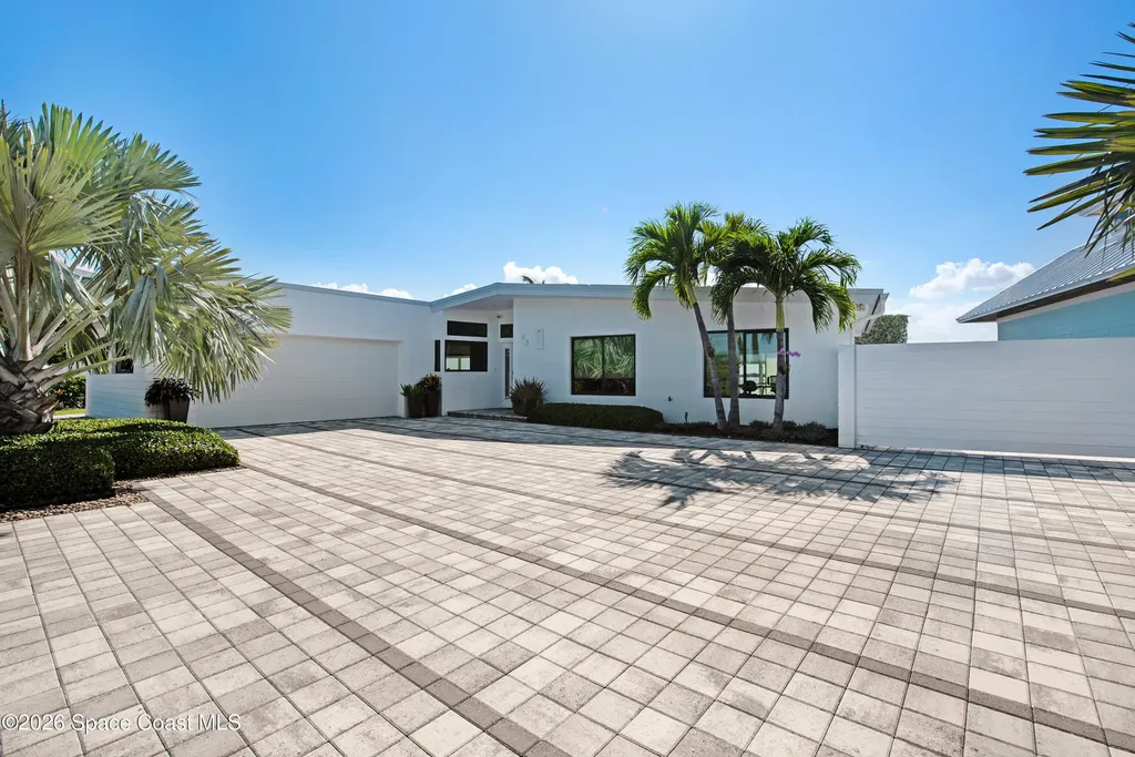 93 W Bay Drive Cocoa Beach FL 32931