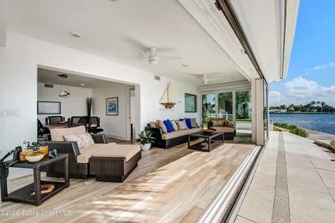 93 W Bay Drive Cocoa Beach FL 32931