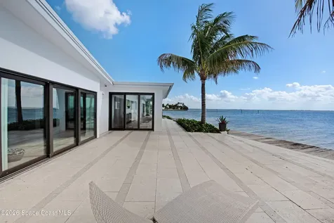 93 W Bay Drive Cocoa Beach FL 32931