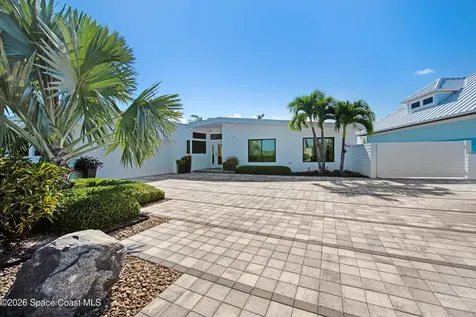 93 W Bay Drive Cocoa Beach FL 32931