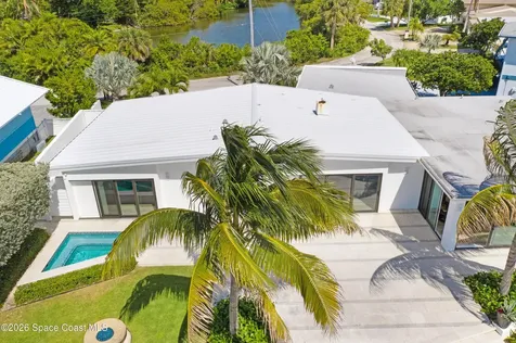 93 W Bay Drive Cocoa Beach FL 32931