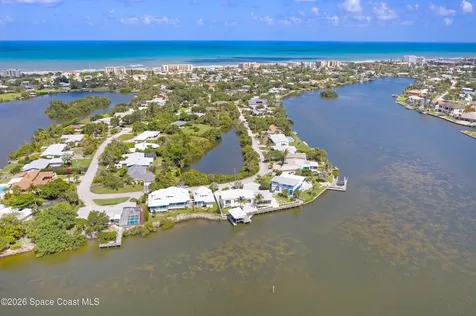 93 W Bay Drive Cocoa Beach FL 32931