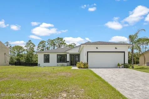 700 Cornelia Avenue SE Palm Bay FL 32909