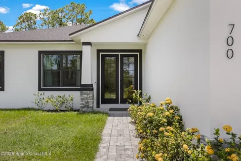700 Cornelia Avenue SE Palm Bay FL 32909
