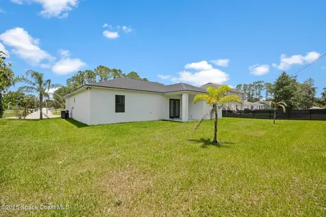 700 Cornelia Avenue SE Palm Bay FL 32909