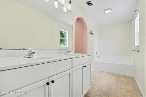 1640 Vista Lake Circle Melbourne FL 32904