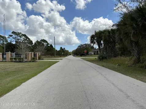 510 Gantry Street SW Palm Bay FL 32908