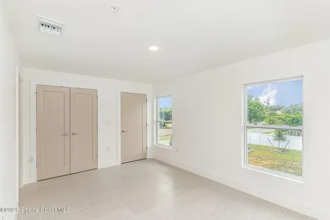 1635 Par Street NE Palm Bay FL 32905