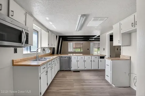 1410 N Carpenter Road Titusville FL 32796