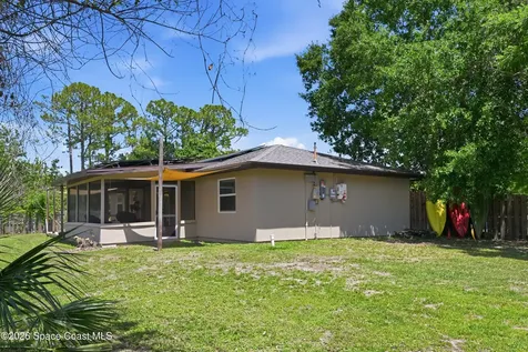 590 Auf Court NW Palm Bay FL 32907