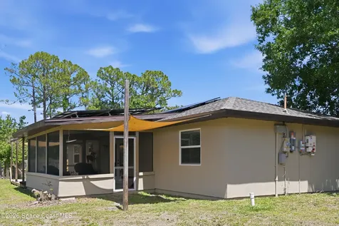 590 Auf Court NW Palm Bay FL 32907