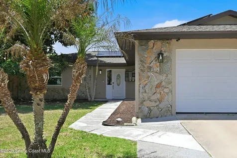 590 Auf Court NW Palm Bay FL 32907