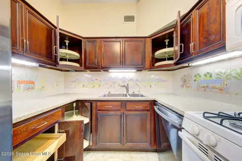 1016 S Park Avenue Titusville FL 32780