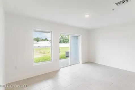 1635 Par Street NE Palm Bay FL 32905