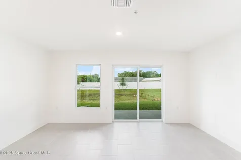 1635 Par Street NE Palm Bay FL 32905
