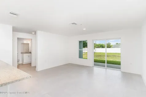 1635 Par Street NE Palm Bay FL 32905