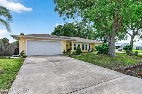 1396 Hegira Street NW Palm Bay FL 32907