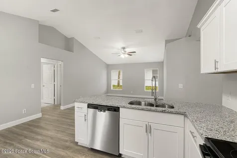 225 12th Street SW Vero Beach FL 32962