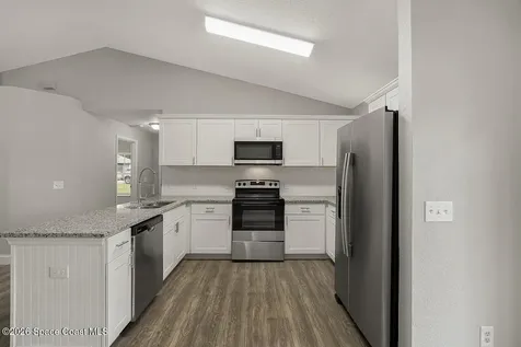 225 12th Street SW Vero Beach FL 32962