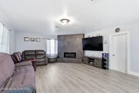 588 Audubon Avenue NE Palm Bay FL 32907