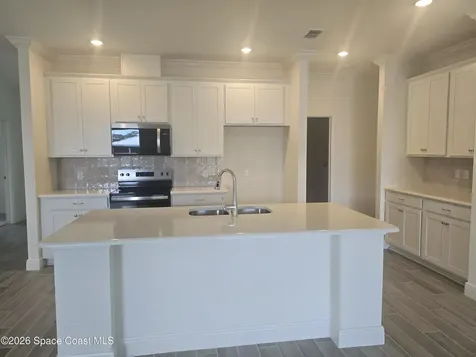 947 Braddock Avenue SE Palm Bay FL 32909