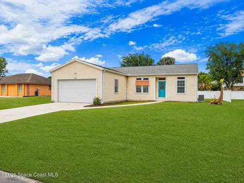 1873 Nanton Street NW Palm Bay FL 32907