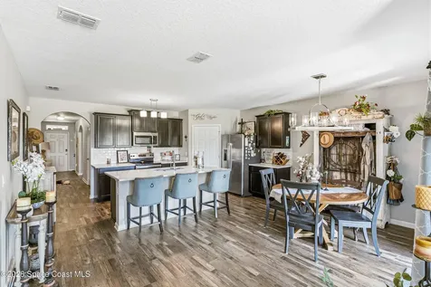 2213 Mccormack Way Melbourne FL 32935