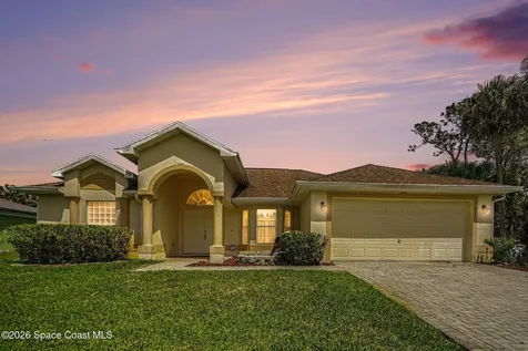 835 Rebus Avenue SW Palm Bay FL 32908