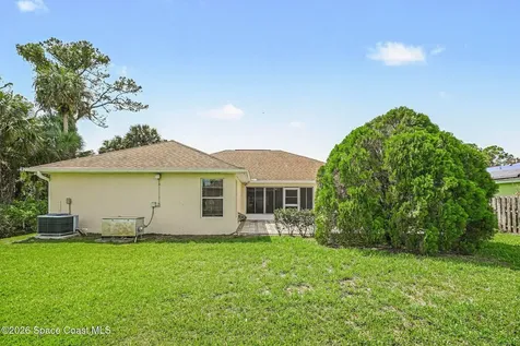 835 Rebus Avenue SW Palm Bay FL 32908