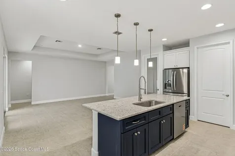 450 Hammond Street SW Palm Bay FL 32908