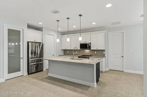 450 Hammond Street SW Palm Bay FL 32908