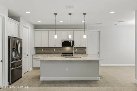 450 Hammond Street SW Palm Bay FL 32908