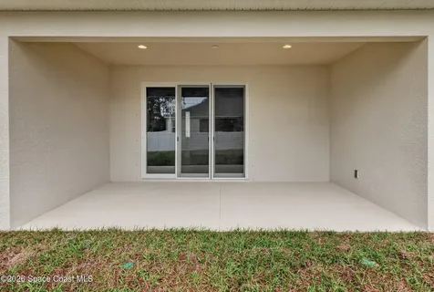 450 Hammond Street SW Palm Bay FL 32908
