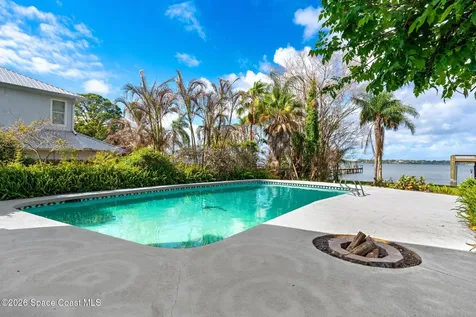 975 Oak Street Merritt Island FL 32953