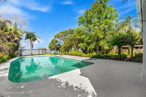 975 Oak Street Merritt Island FL 32953