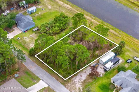 546 Searle Avenue SW Palm Bay FL 32908