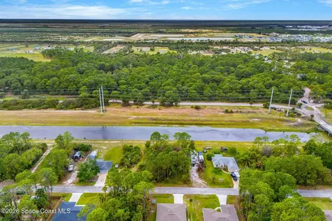 546 Searle Avenue SW Palm Bay FL 32908