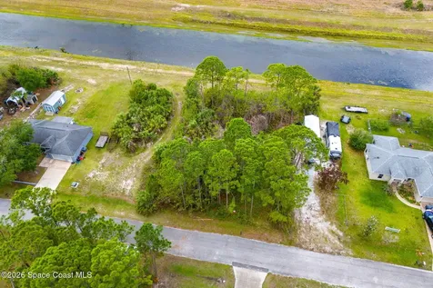 546 Searle Avenue SW Palm Bay FL 32908