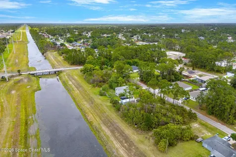 546 Searle Avenue SW Palm Bay FL 32908