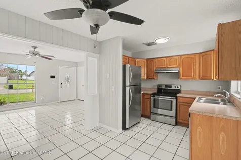 3946 Duck Court Orlando FL 32822