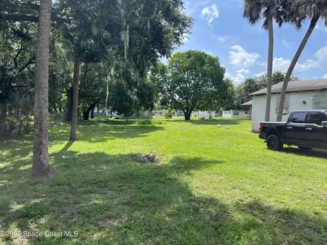 929 S Deleon Avenue Titusville FL 32780