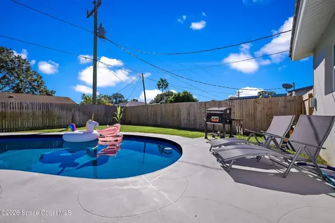 557 Ixora Drive Melbourne FL 32935