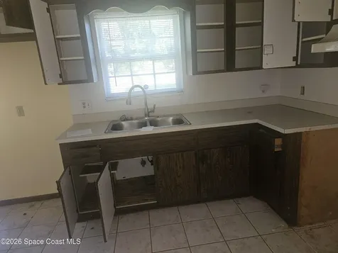 565 Elizabeth Street SE Palm Bay FL 32909